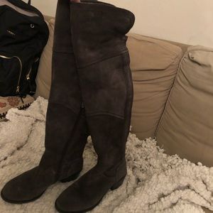 Over the knee dark grey suede Vince Camuto